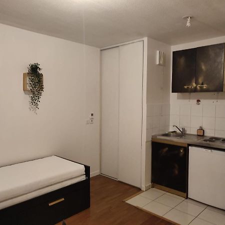 Chaleureux Studio Kais Apartment Брон Екстериор снимка
