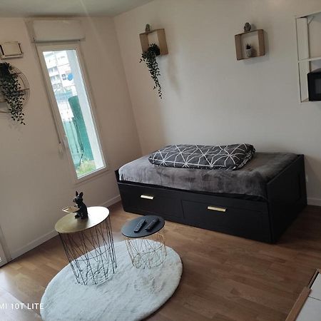 Chaleureux Studio Kais Apartment Брон Екстериор снимка