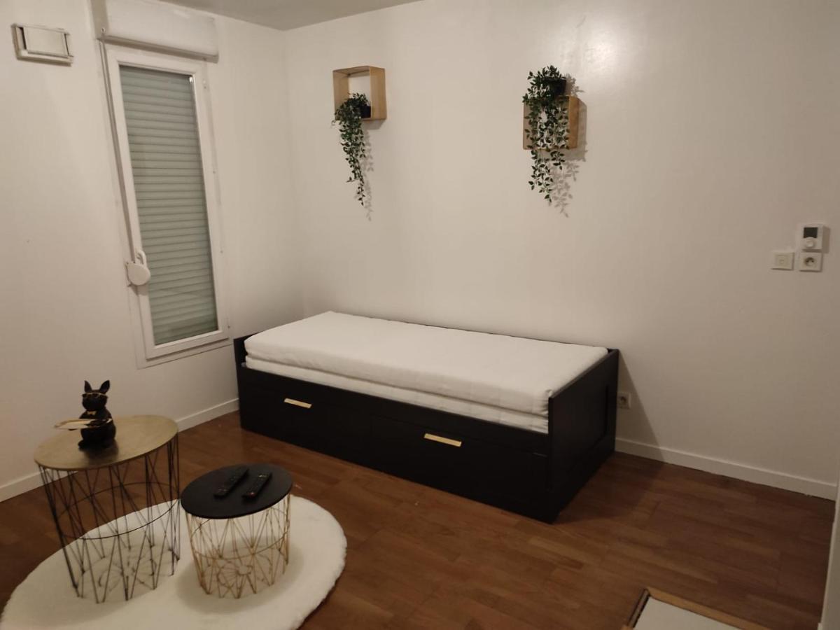 Chaleureux Studio Kais Apartment Брон Екстериор снимка