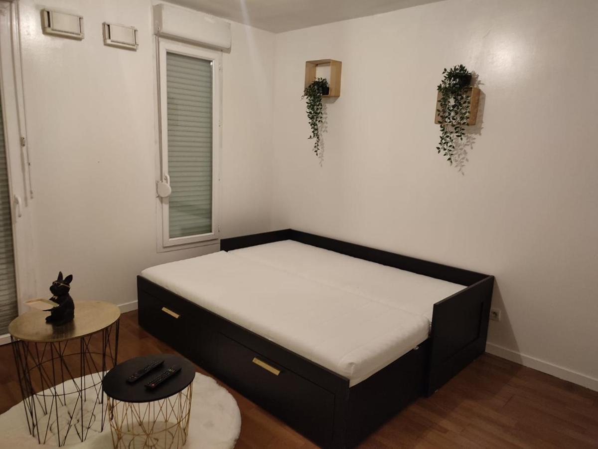 Chaleureux Studio Kais Apartment Брон Екстериор снимка